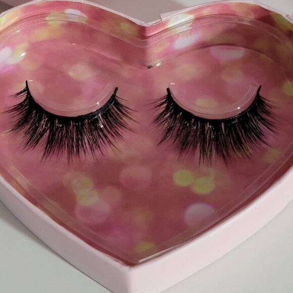 Velvet 59 False Eye Lashes Bear Bear Luxury Vegan - Picture 2 of 5